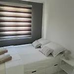 Nada Apartment, Uvala Koramaslinova, Brac * Milna (Brac)