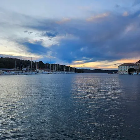 Nada Apartment, Uvala Koramaslinova, Brac Apartamento *