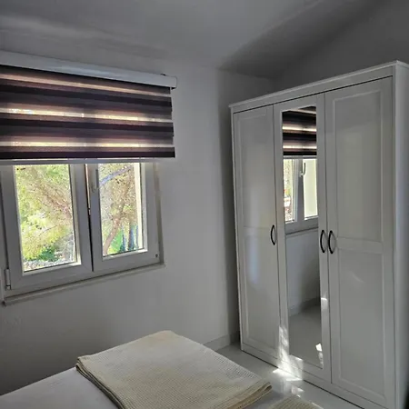 Nada Apartment, Uvala Koramaslinova, Brac * Milna (Brac)