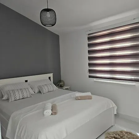 Nada Apartment, Uvala Koramaslinova, Brac Apartamento *