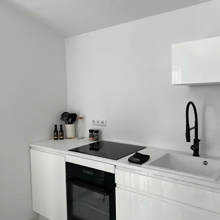 Nada Apartment, Uvala Koramaslinova, Brac * Milna (Brac)