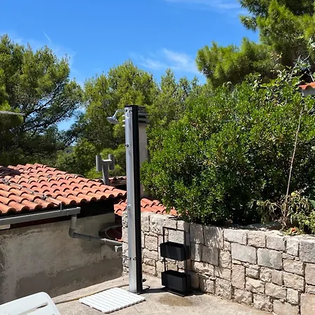 Nada Apartment, Uvala Koramaslinova, Brac *